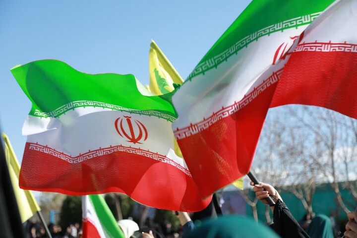 تصاویر / دختران بهاری در مسیر نور