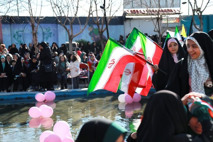 تصاویر / دختران بهاری در مسیر نور