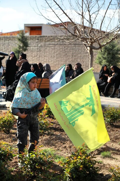 تصاویر / دختران بهاری در مسیر نور
