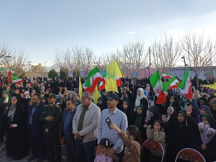 تصاویر / دختران بهاری در مسیر نور