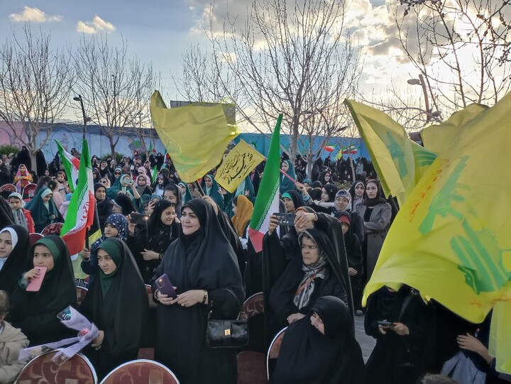 تصاویر / دختران بهاری در مسیر نور