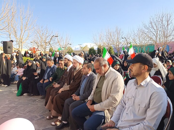 تصاویر / دختران بهاری در مسیر نور