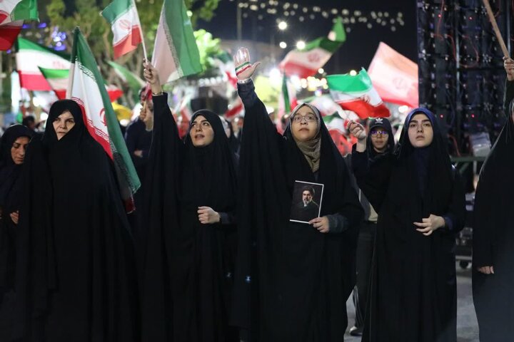 تصاویر/ اجتماع مردمی «شب‌های اقتدار»، همزمان با سالروز تاسیس سپاه پاسداران انقلاب اسلامی