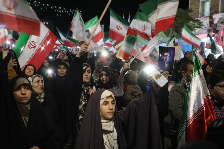 تصاویر/ اجتماع مردمی «شب‌های اقتدار»، همزمان با سالروز تاسیس سپاه پاسداران انقلاب اسلامی