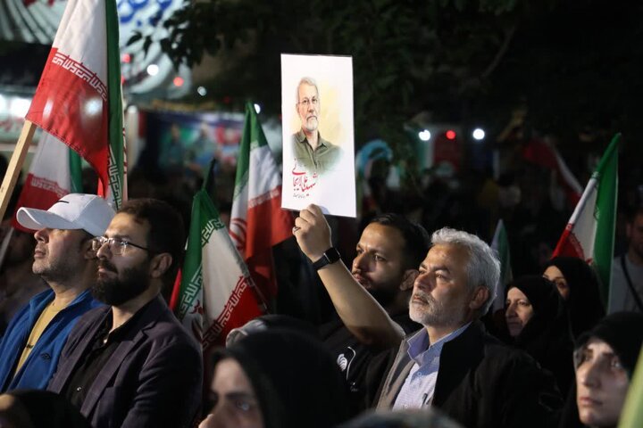 تصاویر/ اجتماع مردمی «شب‌های اقتدار»، همزمان با سالروز تاسیس سپاه پاسداران انقلاب اسلامی