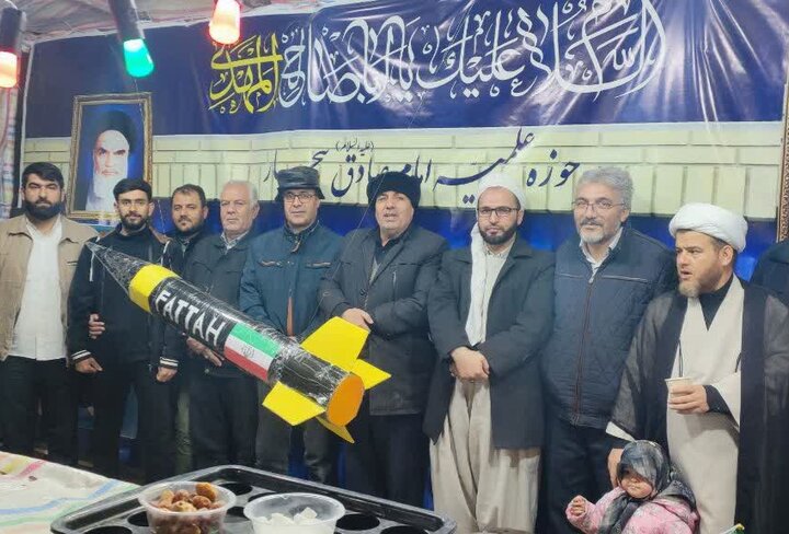 تصاویر/ فعالیت موکب گروه جهادی من القلوب مدرسه علمیه امام صادق (ع) بیجار