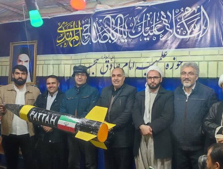 تصاویر/ فعالیت موکب گروه جهادی من القلوب مدرسه علمیه امام صادق (ع) بیجار