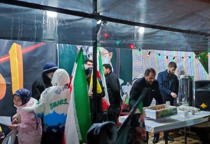 تصاویر/ فعالیت موکب گروه جهادی من القلوب مدرسه علمیه امام صادق (ع) بیجار