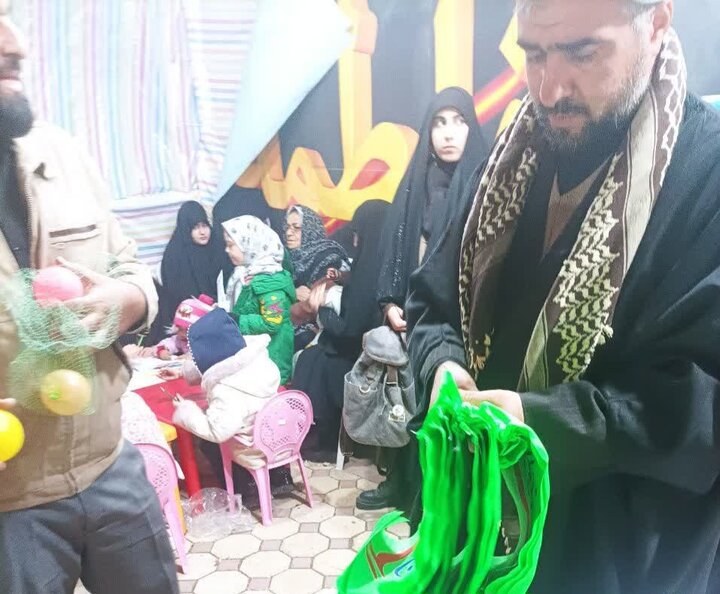 تصاویر/ فعالیت موکب گروه جهادی من القلوب مدرسه علمیه امام صادق (ع) بیجار