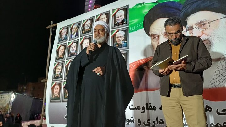 تصاویر/پنجاه و سومین شب حضور مردم ولایتمدار زرندیه در تجدید بیعت با آرمان‌های انقلاب