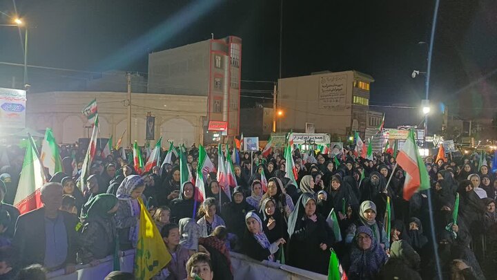 تصاویر/پنجاه و سومین شب حضور مردم ولایتمدار زرندیه در تجدید بیعت با آرمان‌های انقلاب