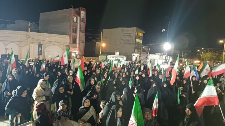تصاویر/پنجاه و سومین شب حضور مردم ولایتمدار زرندیه در تجدید بیعت با آرمان‌های انقلاب