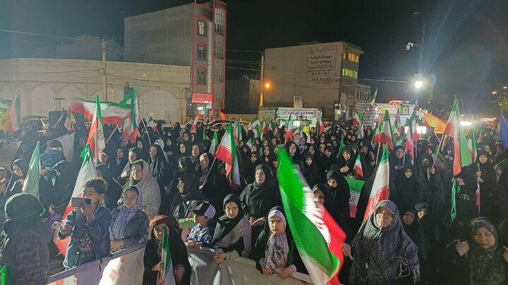 تصاویر/پنجاه و سومین شب حضور مردم ولایتمدار زرندیه در تجدید بیعت با آرمان‌های انقلاب