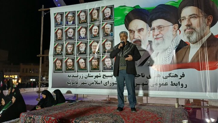 تصاویر/پنجاه و سومین شب حضور مردم ولایتمدار زرندیه در تجدید بیعت با آرمان‌های انقلاب
