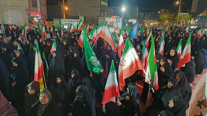 تصاویر/پنجاه و سومین شب حضور مردم ولایتمدار زرندیه در تجدید بیعت با آرمان‌های انقلاب
