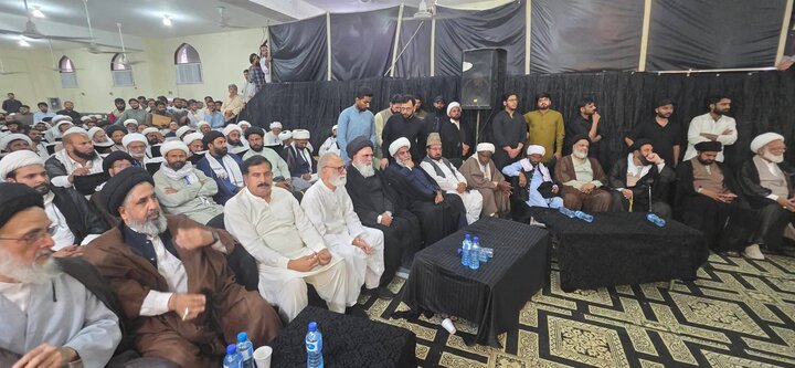 وفاق المدارس الشیعہ پاکستان کے زیر اہتمام شہید رہبرِ انقلاب کے لیے تعزیتی اجلاس، شیعہ قائدین اور علماء کی بھرپور شرکت