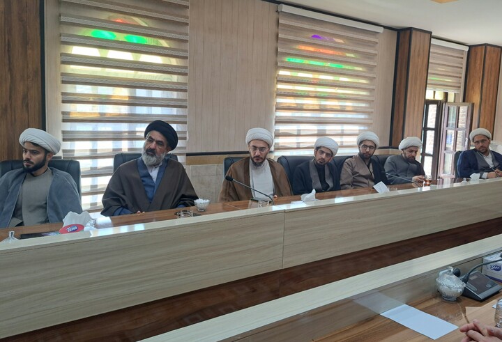 تصاویر/ برگزاری کرسی‌ آزاد اندیشی حوزه علمیه اردبیل
