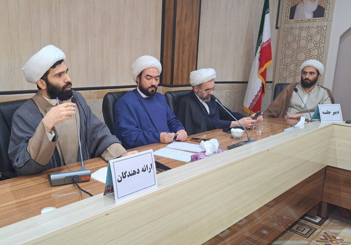 تصاویر/ برگزاری کرسی‌ آزاد اندیشی حوزه علمیه اردبیل