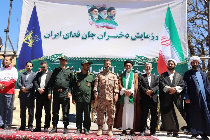 تصاویر/اجتماع و رزمایش بزرگ دختران جان فدای ایران در شازند