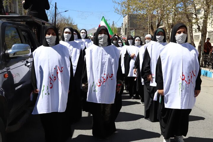 تصاویر/اجتماع و رزمایش بزرگ دختران جان فدای ایران در شازند