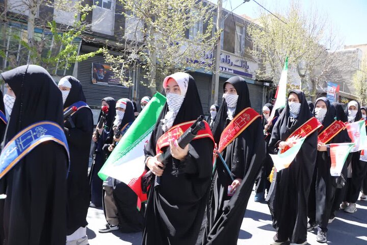 تصاویر/اجتماع و رزمایش بزرگ دختران جان فدای ایران در شازند