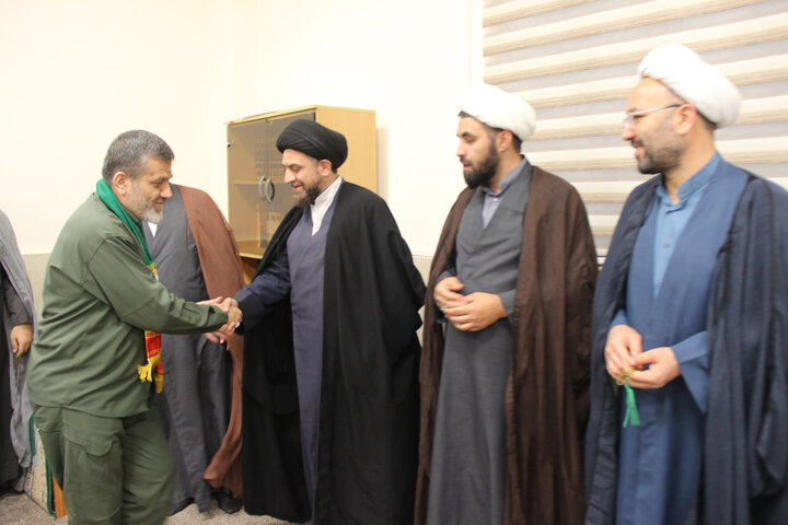 تصاویر / دیدار مدیر حوزه علمیه ،مدیران ومعاونین مدارس علمیه قزوین با فرمانده سپاه استان قزوین