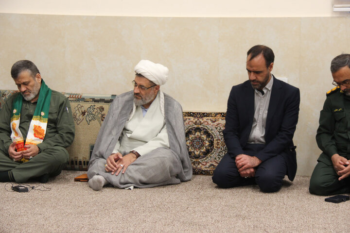 تصاویر / دیدار مدیر حوزه علمیه ،مدیران ومعاونین مدارس علمیه قزوین با فرمانده سپاه استان قزوین