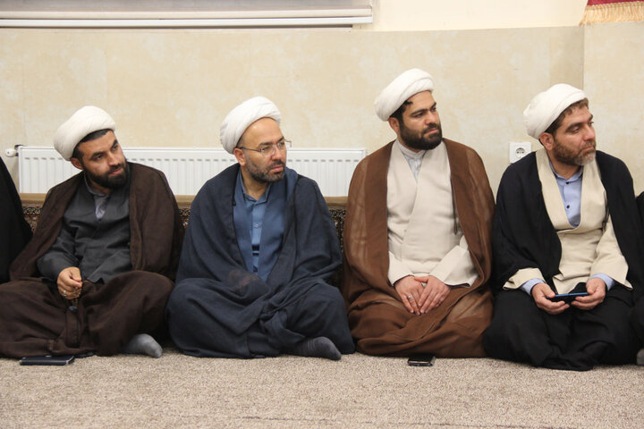 تصاویر / دیدار مدیر حوزه علمیه ،مدیران ومعاونین مدارس علمیه قزوین با فرمانده سپاه استان قزوین