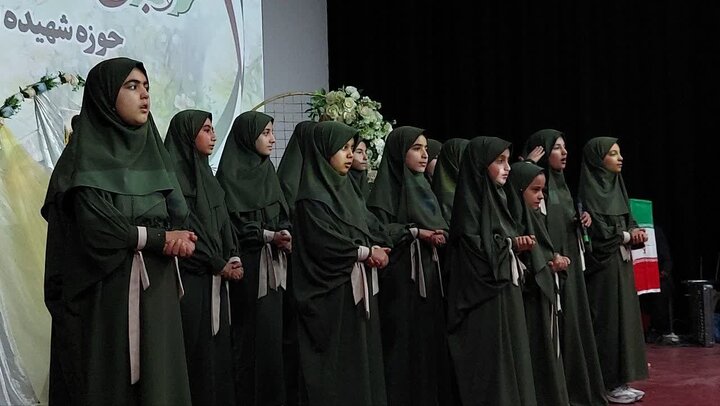 تصاویر/ تجمع دختران کُرد بیجار در دهه کرامت
