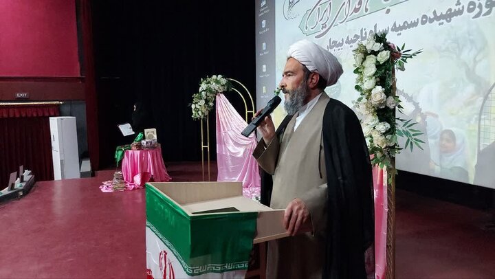 تصاویر/ تجمع دختران کُرد بیجار در دهه کرامت