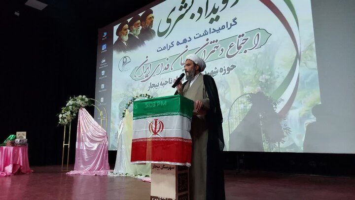 تصاویر/ تجمع دختران کُرد بیجار در دهه کرامت
