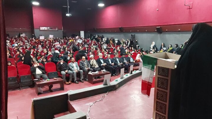 تصاویر/ تجمع دختران کُرد بیجار در دهه کرامت