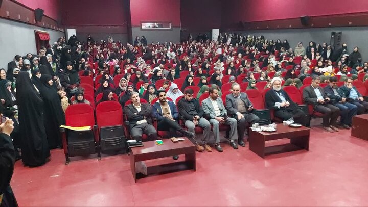 تصاویر/ تجمع دختران کُرد بیجار در دهه کرامت
