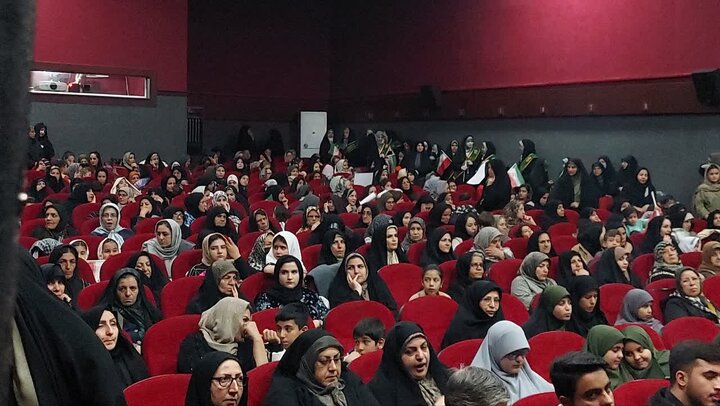 تصاویر/ تجمع دختران کُرد بیجار در دهه کرامت