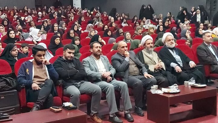 تصاویر/ تجمع دختران کُرد بیجار در دهه کرامت