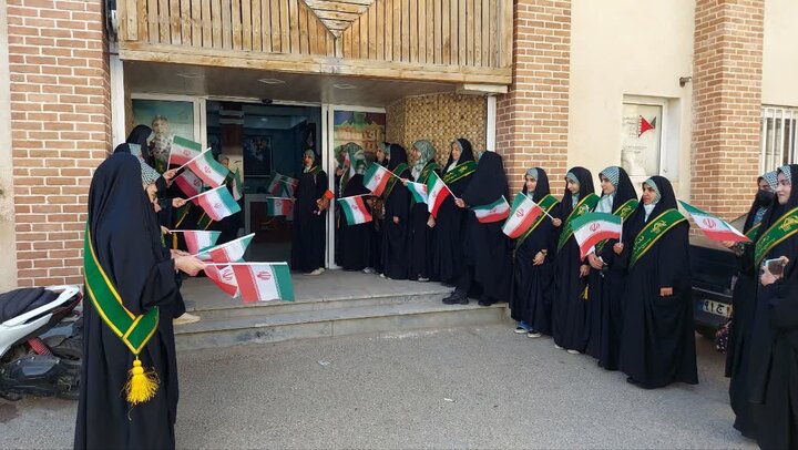 تصاویر/ تجمع دختران کُرد بیجار در دهه کرامت