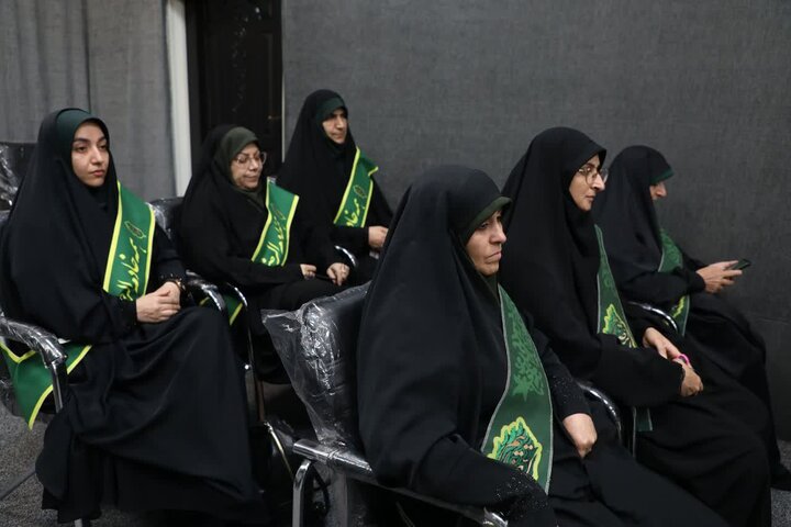 تصاویر/ دیدار جمعی از خادمیاران رضوی استان سمنان با نماینده رهبر معظم انقلاب در استان