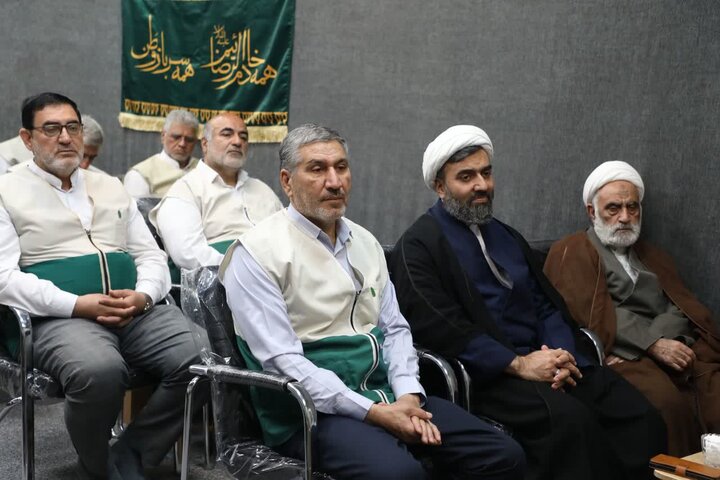 تصاویر/ دیدار جمعی از خادمیاران رضوی استان سمنان با نماینده رهبر معظم انقلاب در استان