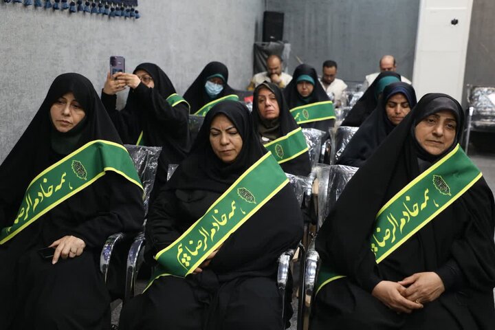 تصاویر/ دیدار جمعی از خادمیاران رضوی استان سمنان با نماینده رهبر معظم انقلاب در استان