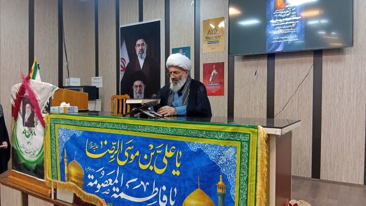 تصاویر/ حضور امام جمعه دابودشت در محفل قرآنی به یاد رهبر شهید (ره)