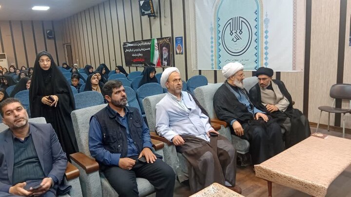 تصاویر/ حضور امام جمعه دابودشت در محفل قرآنی به یاد رهبر شهید (ره)