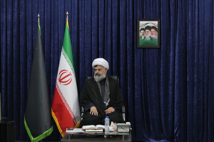 دیدار معاونین حوزه های علمیه خواهران کشور با امام جمعه دشتی