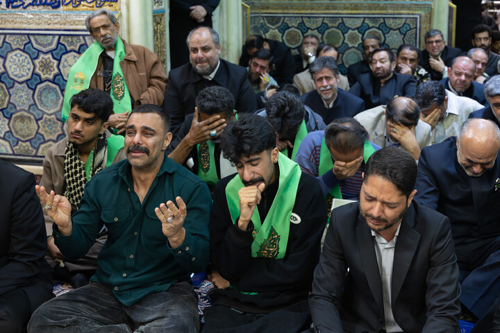 تصاویر/ غبارروبی ضریح مطهر حضرت رضا علیه‌السلام در دهه کرامت