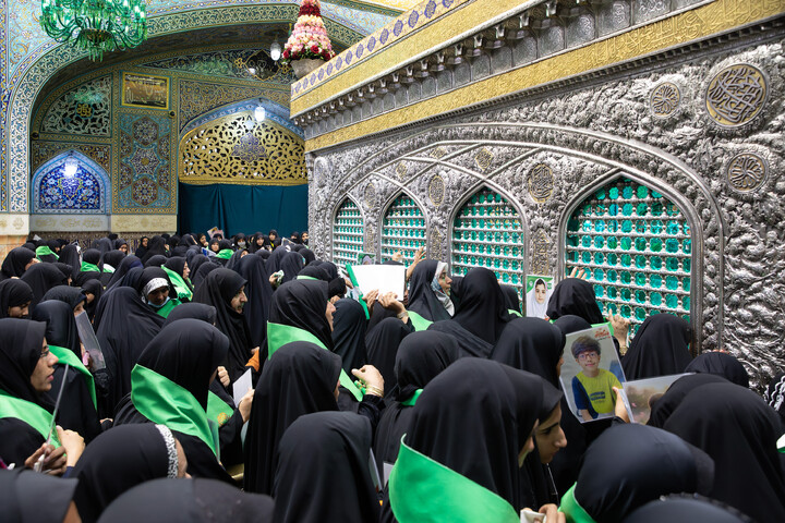 تصاویر/ غبارروبی ضریح مطهر حضرت رضا علیه‌السلام در دهه کرامت