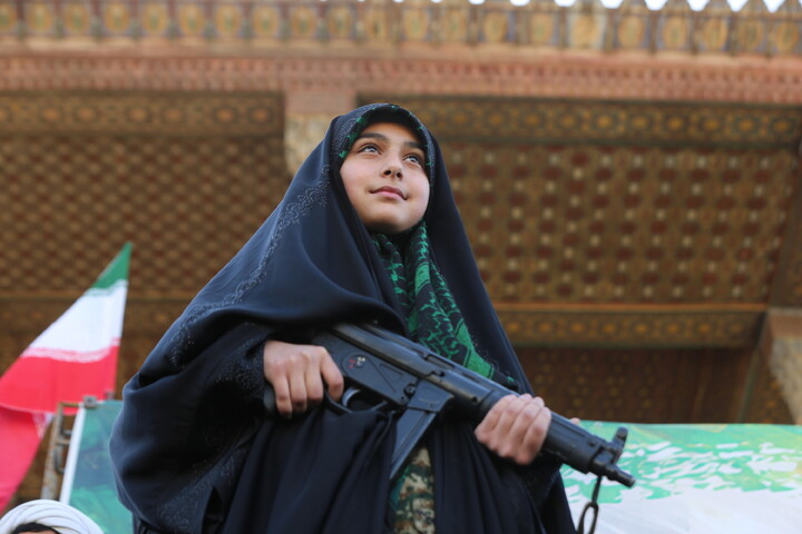تصاویر / گردهمایی نمایش اقتدار و هم آوایی بانوان نصف جهان