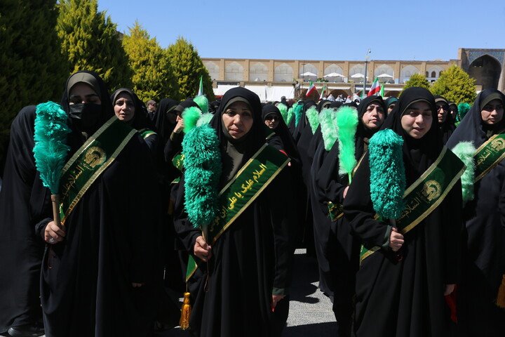 تصاویر / گردهمایی نمایش اقتدار و هم آوایی بانوان نصف جهان
