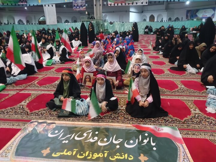 تصاویر/ اجتماع بانوان «جان فدا» در مصلّای قدس شهرستان آمل