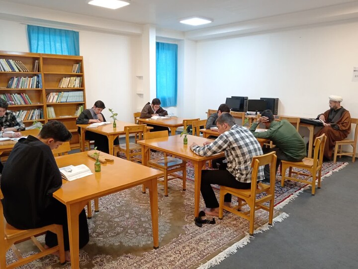 تصاویر / فعالیت طلاب مدرسه علمیه شیخ علیخان زنگنه