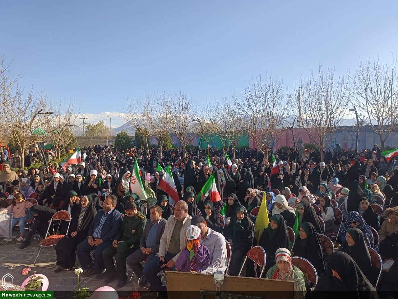 تصاویر / دختران بهاری در مسیر نور