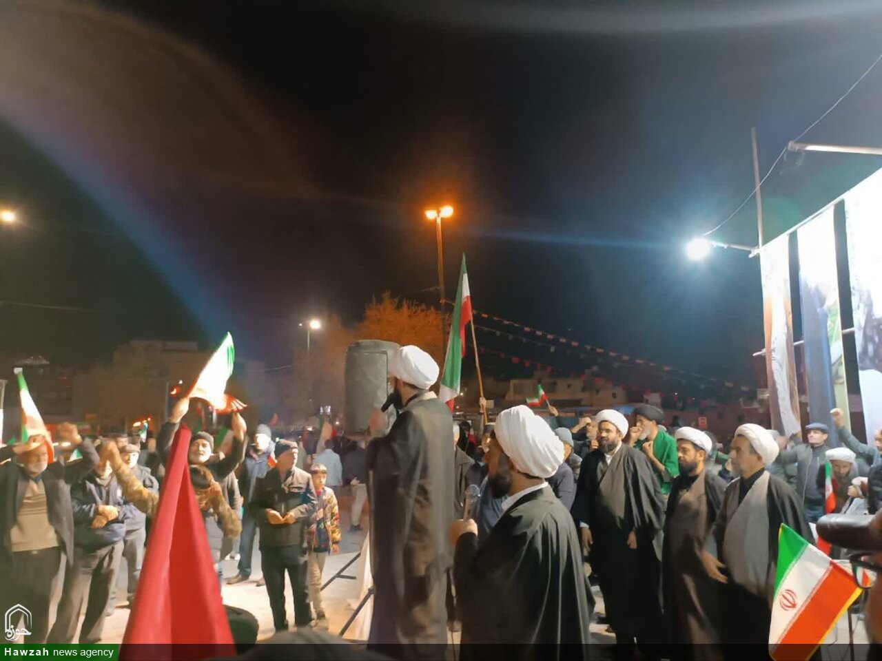 بسیج طلاب اصفهان در خط مقدم جهاد تبیین و پشتیبانی/ راهاندازی ۲۵۰ موکب در شب های اقتدار اصفهان + تصاویر